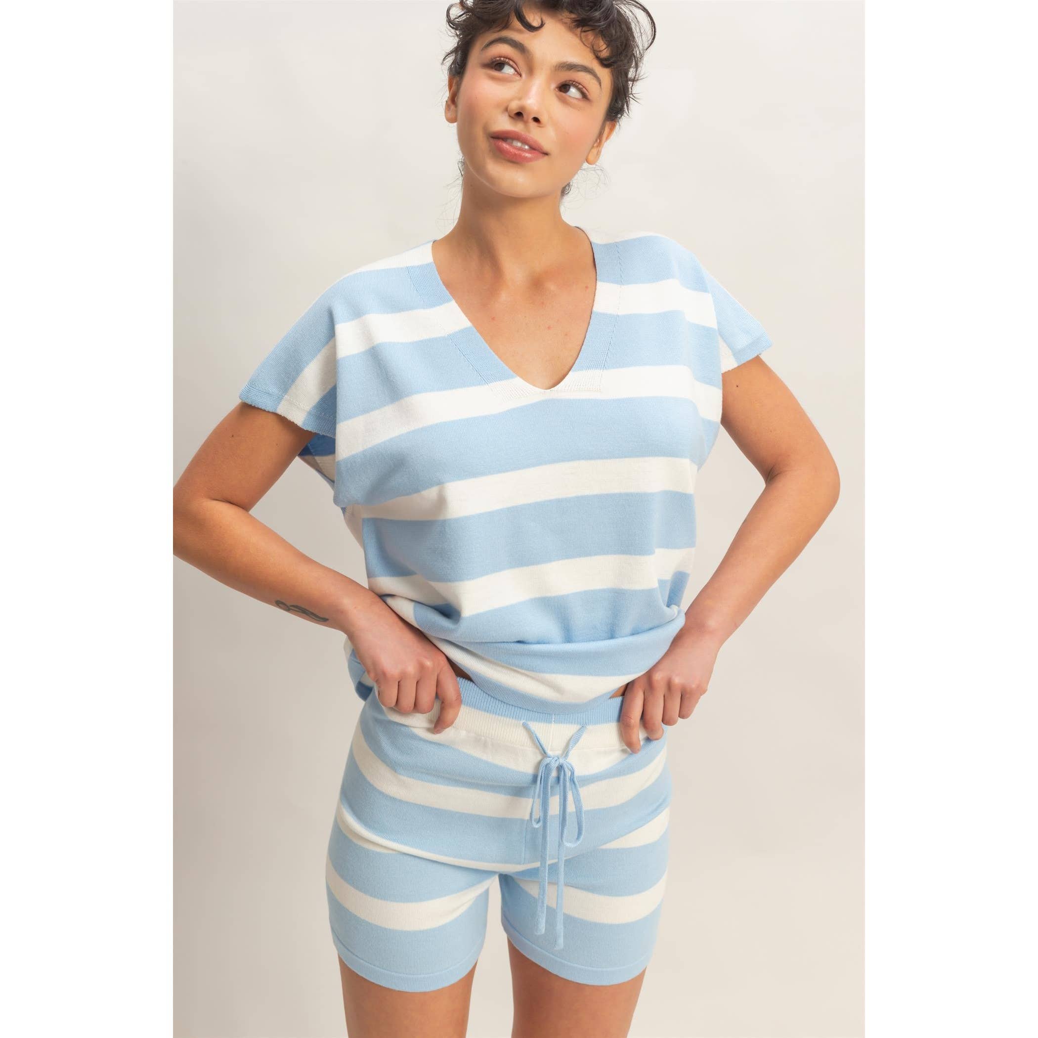 V-Neck Top & Striped Shorts Set: BLUE / S-M-L(2-2-2)
